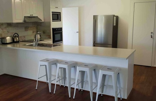Yanakie House | Meadow Views. spacious house. Minutes from Wilson Promontory