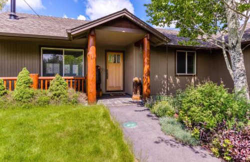 La Pine House | Meadow Walk Cabin