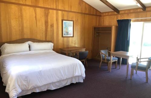 Coleville Hotel | Meadowcliff Lodge Coleville