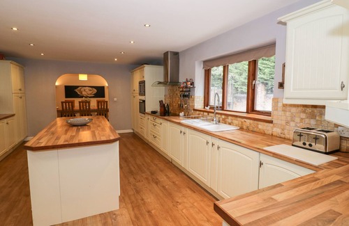 Shatterford Cottage | MEADOWFALL AT SHATTERFORD LAKES, family friendly in Shatterford