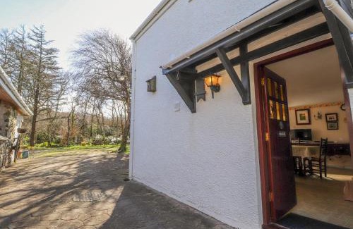 Dinas Cross House | Meadowlands