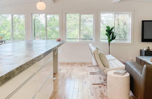 Regina Beach Cabin | Meadowlark Cottage by Bowerbird Stays