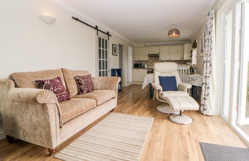 Newton Ferrers Cottage | MEADOWLEA COTTAGE, family friendly, with a garden in Newton Ferrers
