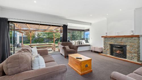 Wanaka House | Meadowstone Family Retreat - Wanaka Holiday Home