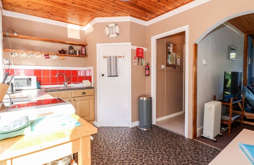 Anderby Creek Cottage | MEADOWSWEET, pet friendly, character holiday cottage in Anderby Creek