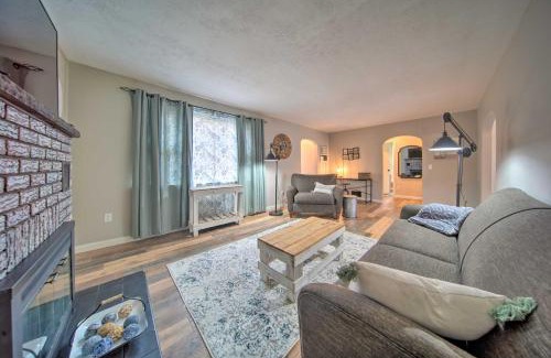 Meadville House | Meadville Home Private Yard and Fishing Nearby
