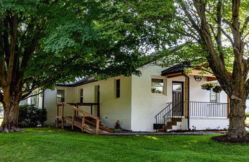 Narvon House | Meadville's Comfort