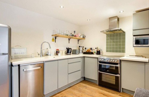 Otley Cottage | Meagill Cottage a Cozy retreat with hot tub