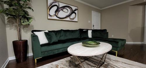 Astrodome Apartment | Med Center Charm 2br Haven