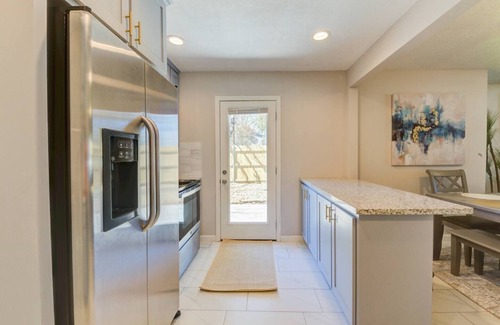 OST - South Union House | Med Center GOLD - In the Heart of it All!