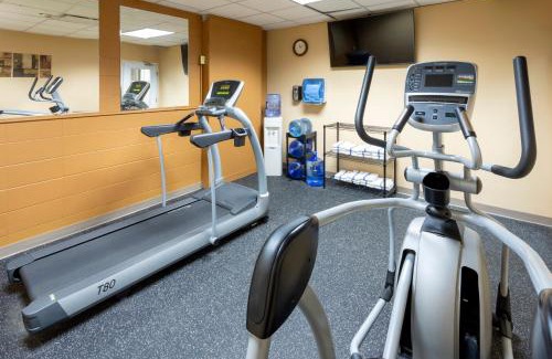 Kutzky Park Hotel | Med City Inn & Suites Rochester Mayo Clinic Area