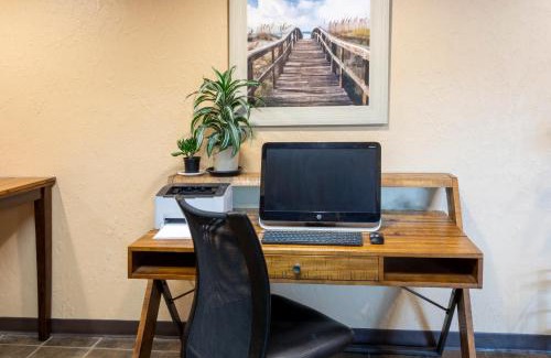 Kutzky Park Hotel | Med City Inn & Suites Rochester Mayo Clinic Area