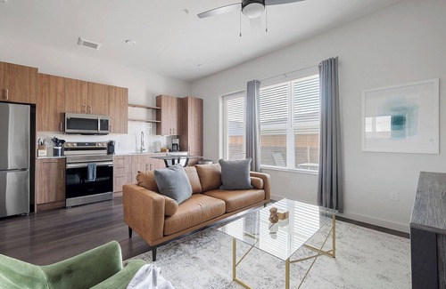 Dallas Apartment | Med & Jet Ease: 1BR Private Backyard DAL | UTSW