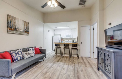Fulton Apartment | MedCenter Gem! Centrally Located