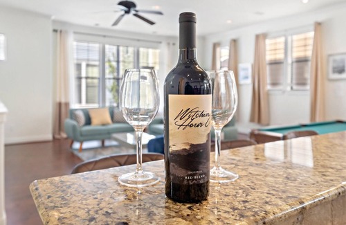 Riverside Terrace House | MedCenter Palace Medical Professionals Medical Patients Game Room Netflix WiFi Med Center