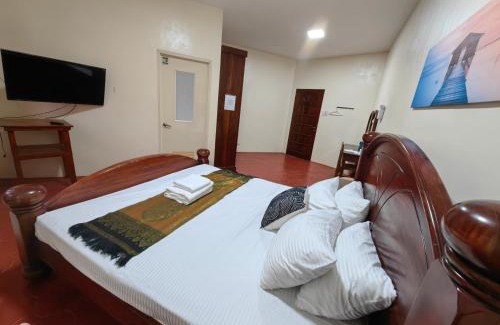 Medellin Bed & Breakfast | Medellin Seaview Inn