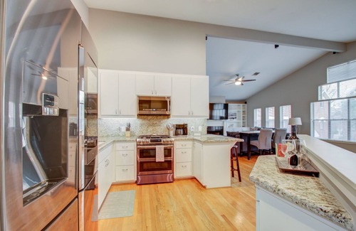 Willow Meadows/Willowbend Area House | Medical Center NRG Fall Special No Cleaning Fee