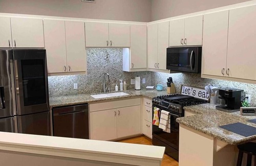 Willow Meadows/Willowbend Area House | Medical Center NRG Fall Special No Cleaning Fee