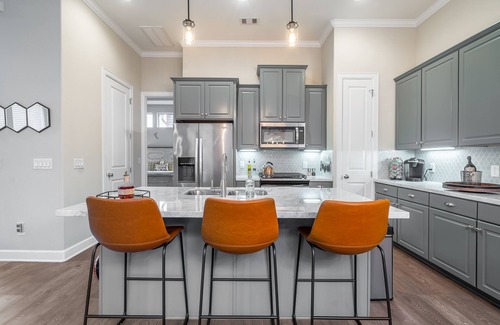 Astrodome House | Medical Center & NRG Stadium Outer Space
