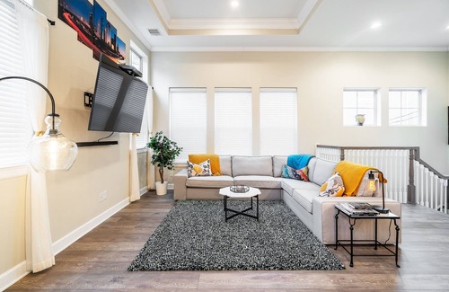 Astrodome House | Medical Center & NRG Stadium Outer Space