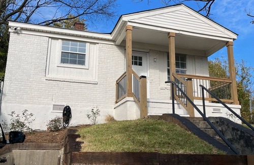 Uptown House | Medical Professionals Welcome! Near St. Jude & Medical District~Pet Friendly