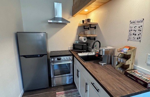 East Glacier Park Village Cabin | Medicine Grizzly Mountain Lodge