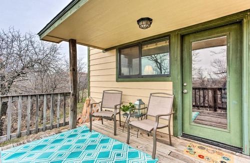 Medicine Park House | Medicine Park Cabin Rental with Mountain View