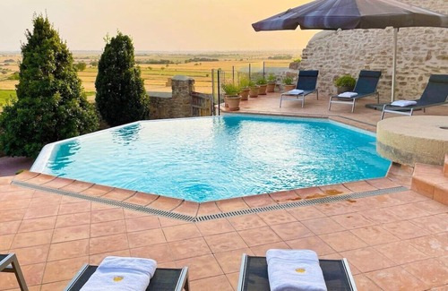 Els Plans de Sio Villa | Medieval 16th Century Castle, 1 hour from Barcelona!