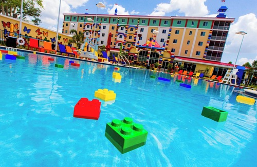 Cypress Gardens Hotel | Medieval Dream Stay, Kingdom Themed Room, Onsite LEGO Fun, 2 Rooms