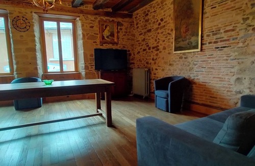Saint-Benoit-du-Sault House | Medieval house for six people
