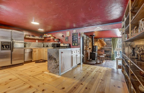 Florissant House | Medieval Manor
