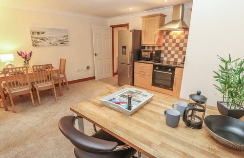 Netley Cottage | MEDINA BY THE SOLENT, pet friendly, country holiday cottage in Cowes