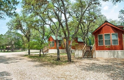 Lakehills Cabin | Medina Lake RV Campground