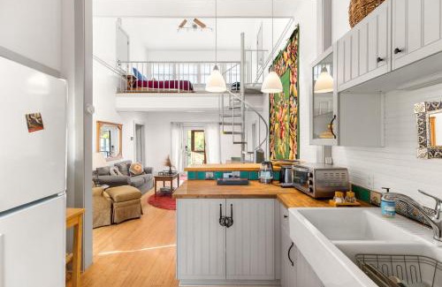 Castroville Apartment | Medina River Historic Cottage
