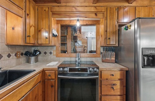 Jones Mills House | Medinah Sunset Cabin