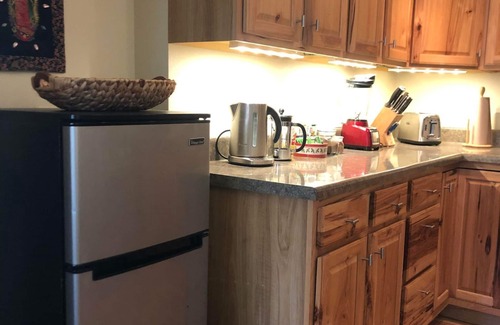 Eureka Springs Apartment | Meditation Sanctuary, vegan community, 22 acres, nature, walking trail, hot tub.