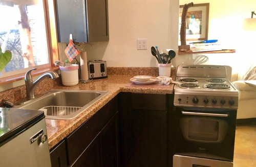 Eureka Springs House | Meditation Sanctuary, vegan community, 22 acres, nature, walking trail, hot tub