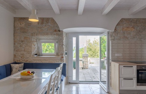 Vela Glavica Villa | Mediteranea traditional stone house with pool, BBQ and beautiful sea view