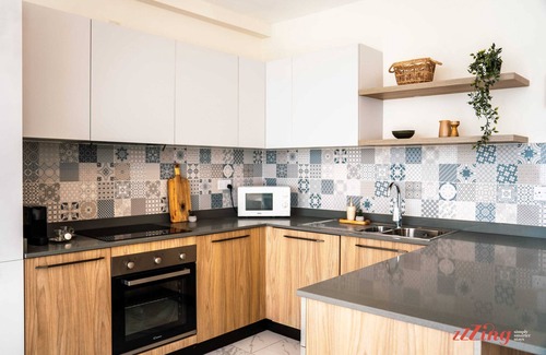 Madliena Apartment | Mediterranean living right by the sea