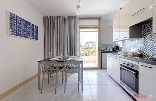 Għadira Apartment | Mediterranean living right by the beach