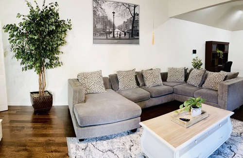 West Arlington House | Mediterranean Style Villa/Entertainment District