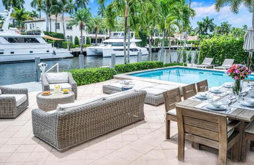Nurmi Isles Villa | Mediterranean Villa Venice of America Riverside View Access Fiesta Key VlLLAS