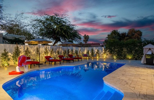 Santiago House | ☀️🏌️Mediterranean Villa! 2 King Suites + Casita, 8 Person Spa & Heated Pool!