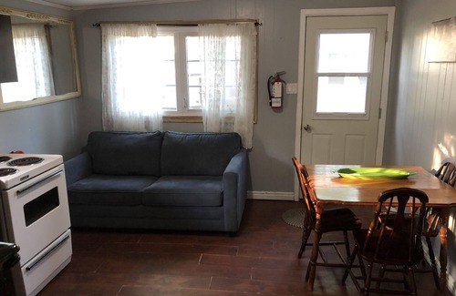 Wasaga Beach Cottage | Medium Cottage, 2 min Walk to Beach, BCC #3