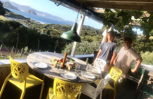 Tryphena House | Medlands Beach Bach