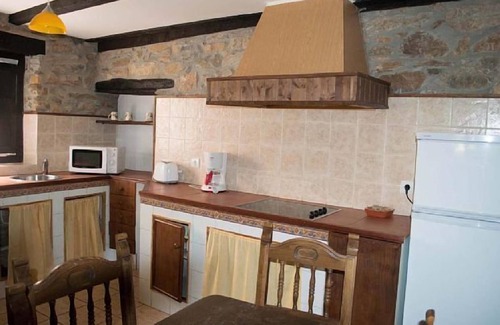 Borrenes Cottage | Medullas Borrenes carucedo Ponferrada León rural house corridor