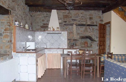 Borrenes Cottage | Medullas Borrenes carucedo Ponferrada León rural house corridor