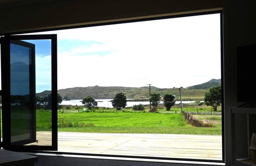 Waitomo District House | Mee ‘N G’s Boat Shed nMarokopa’s finest luxury stay!