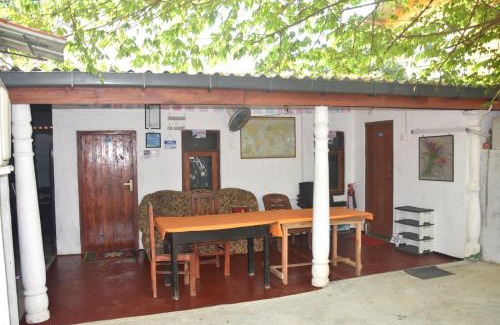 Anuradhapura House | Meera Homestay & Guest House