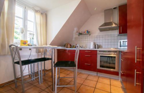 Buderich Apartment | Meerbusch Apartments - 3 Room Apartment with Balcony - 20 Min Messe DUS